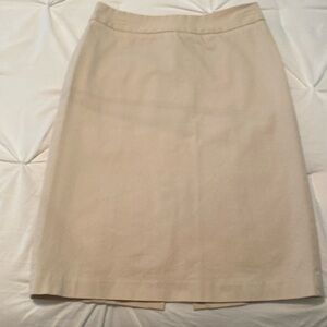 Gap beige skirt size 2 zippered‎ back cotton spandex 23” length